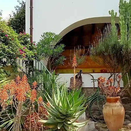 Agriturismo Casa Gialla Farm stay Lipari (Isola Lipari)