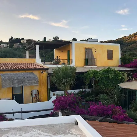 Agriturismo Casa Gialla Farm stay *